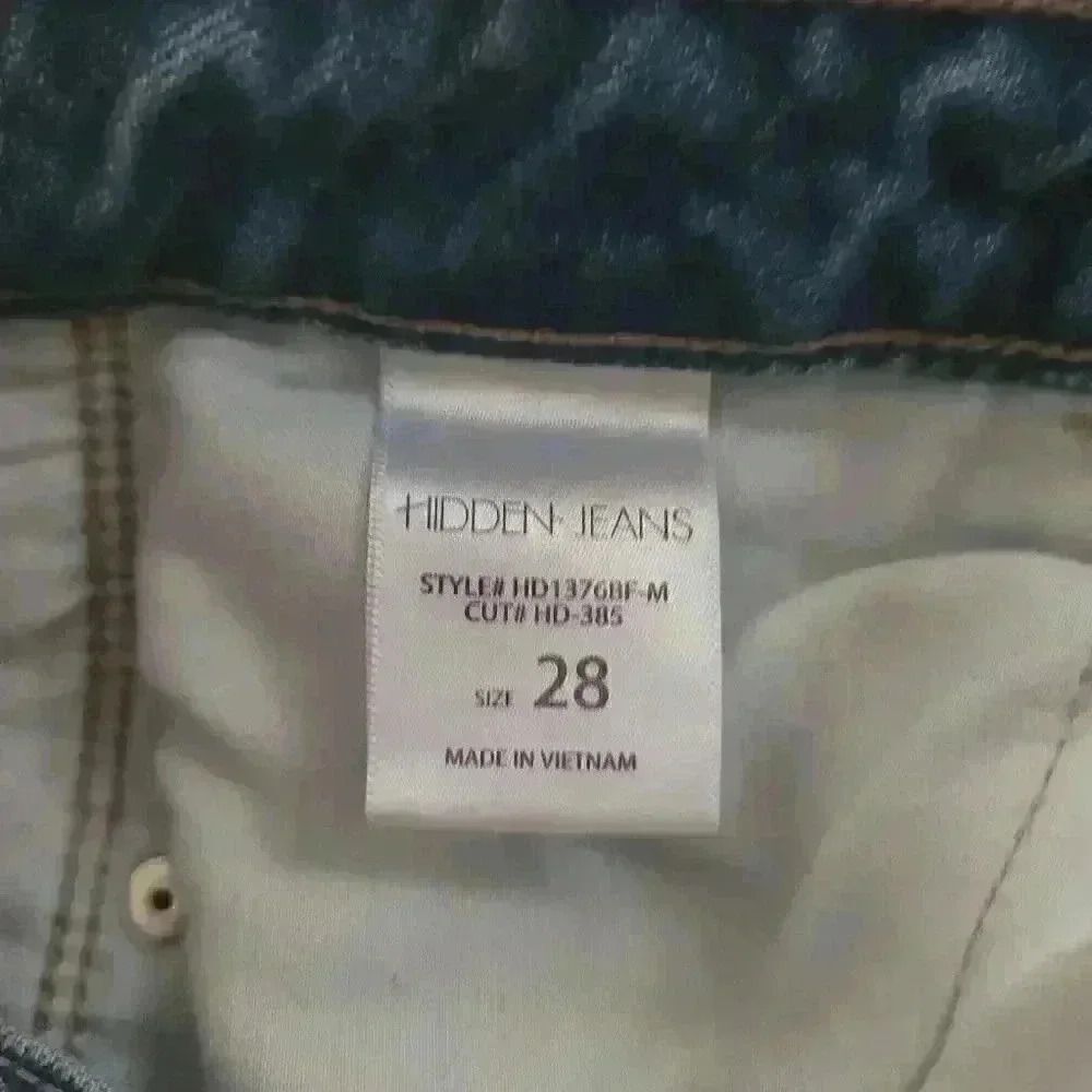 Hidden High Rise Distressed Crop Jeans Size 28 - Picture 5 of 7